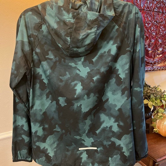 Jacket - Picture 2 of 4